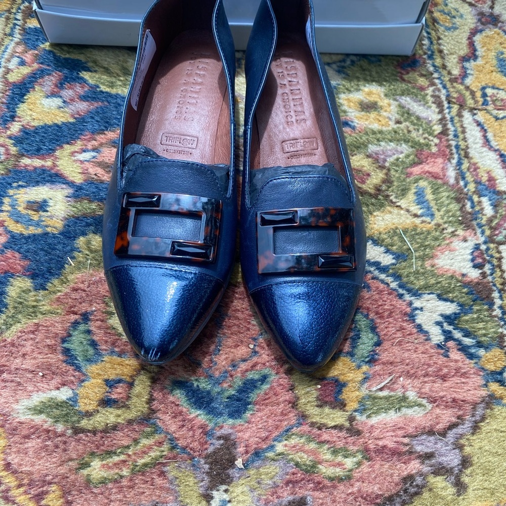 Hispanitas Navy Loafers with Tortoise Accents - Picture 2 of 6